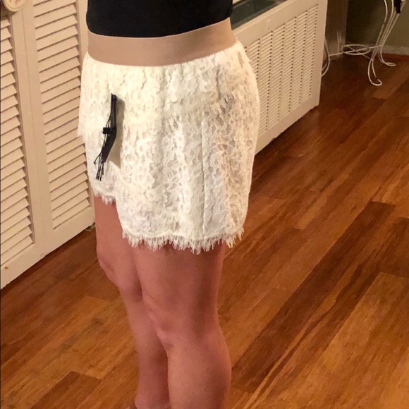 BCBGMaxAzria Kieran Shorts- Never Worn - Picture 6 of 7